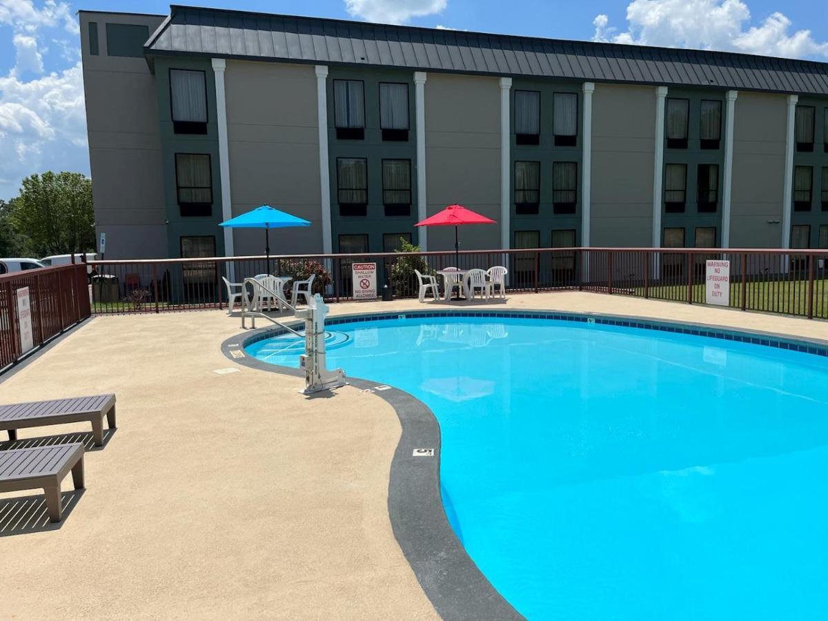 Quality Inn & Suites Lexington Exteriör bild