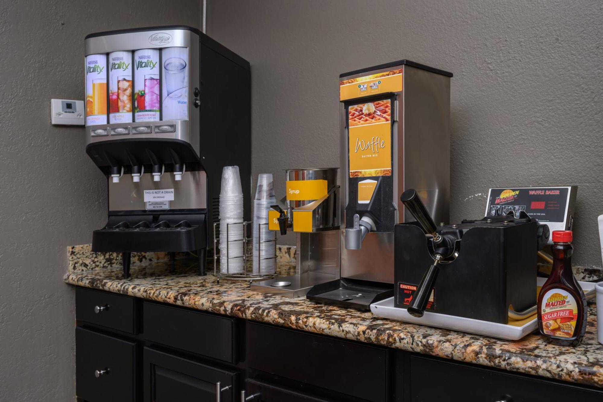 Quality Inn & Suites Lexington Exteriör bild